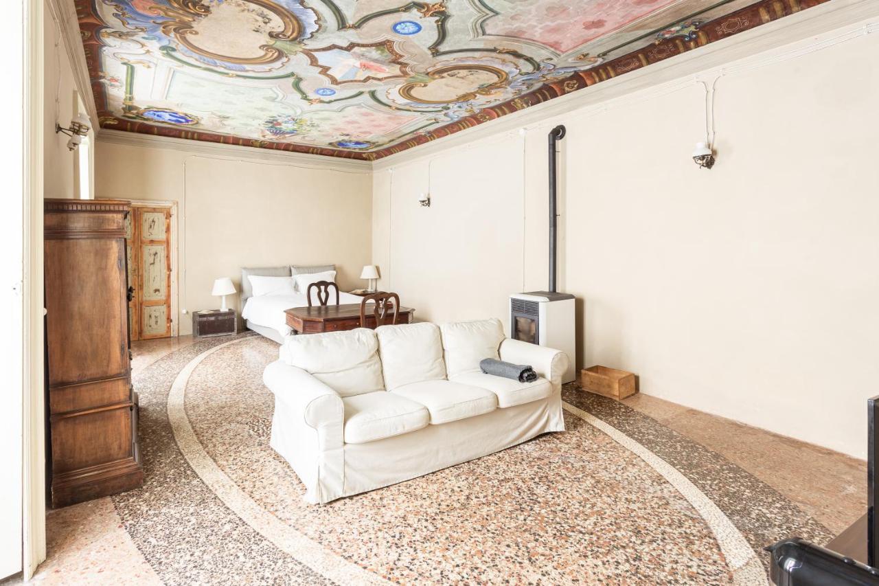 Apartament Palazzo Mia by iCasamia Castello Cabiaglio Zewnętrze zdjęcie