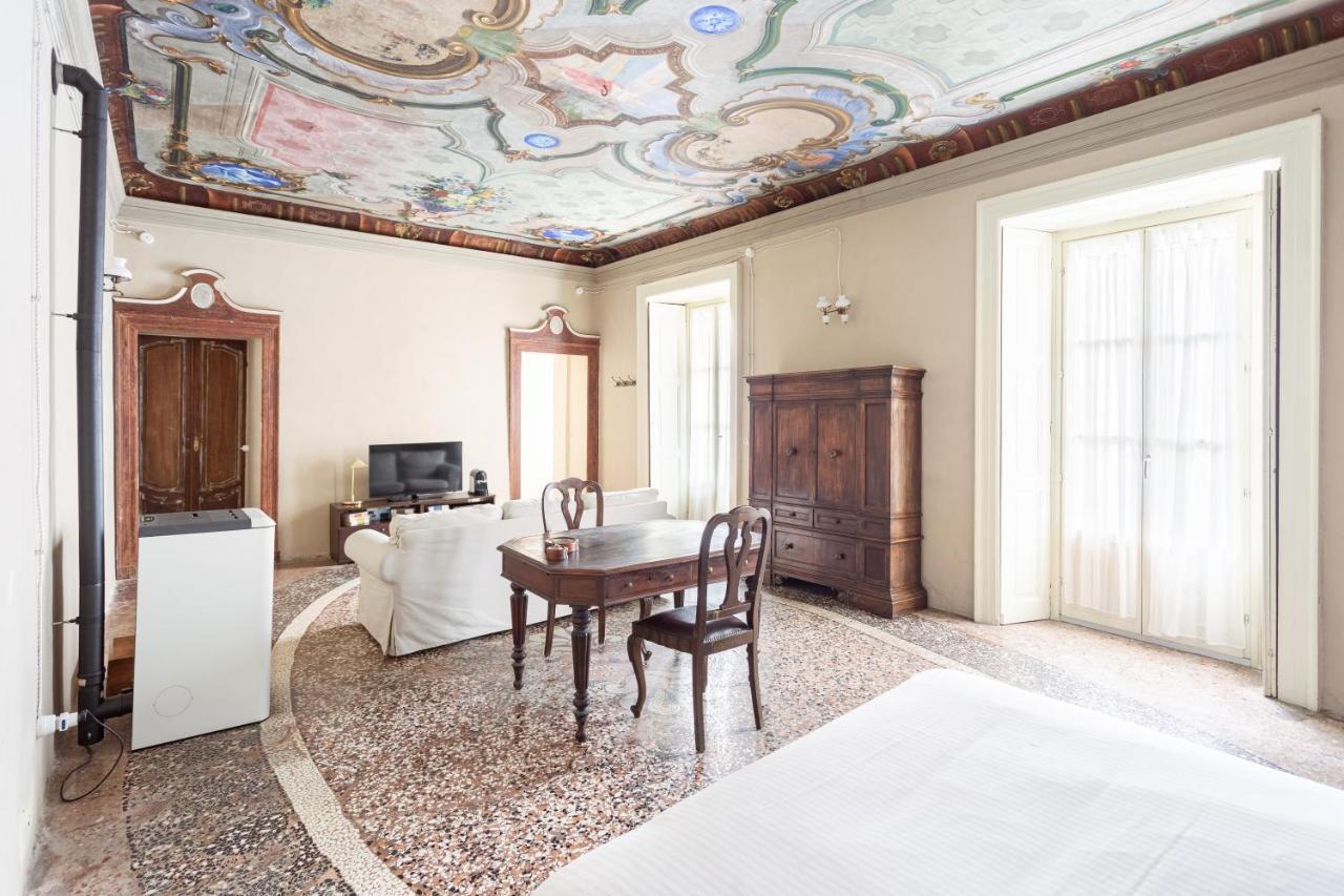 Apartament Palazzo Mia by iCasamia Castello Cabiaglio Zewnętrze zdjęcie